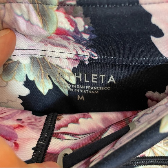 ATHLETA Run Free Garden Party 7/8 Leggings Pink Floral High Rise Medium - Picture 3 of 6